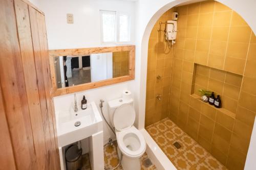 Rainforest Nest - KAHILOM, SAYA, JIVA Nest with Self-Service Breakfast, Outdoor Dining, Bats