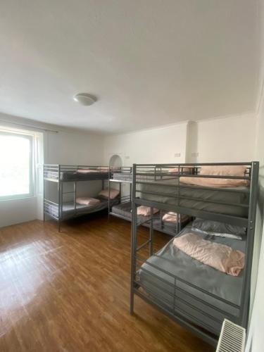 Edinburgh West Side Hostel