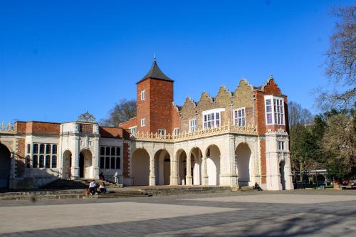 Safestay London Kensington Holland Park