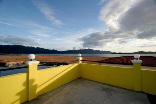 Luis Bay Travellers Lodge