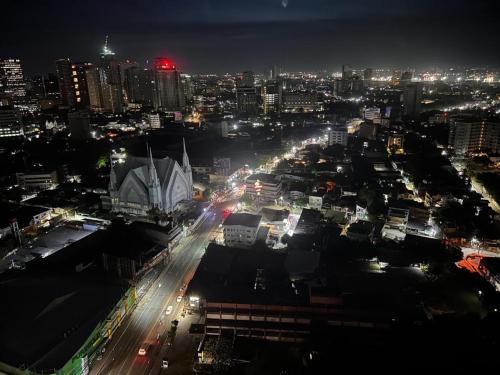 Cozy Space at Horizons 101 Cebu City with Pool, Netflix, Wifi