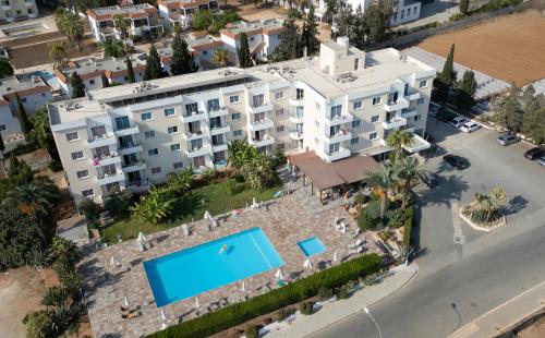 Debbie Xenia Hotel Apartments