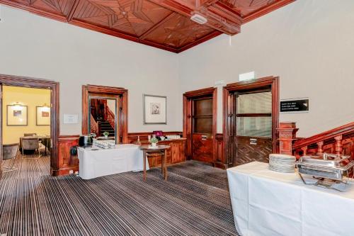 The Landmark Hotel & Leisure Club