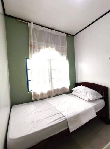 Transient Siete Barcelone B&B Guesthouse -Bungalow Patul