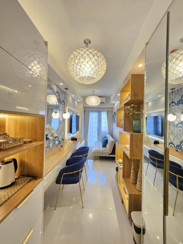 Luxury Condotel Manila by MOA