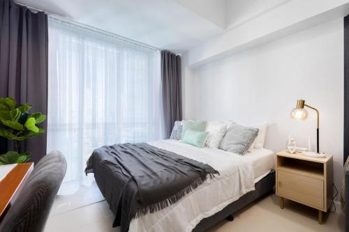 Furnished Studio Rental in Prime Cebu IT Park with Gym, Pool, Fast WiFi and Netflix