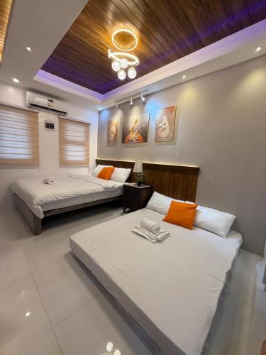 DJS Home Studio Gensan Netflix, free wifi, hot&cold shower, near Airport