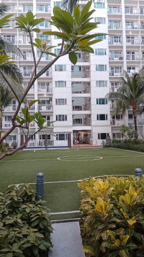 Blytheo Urban Staycation by Jonathan