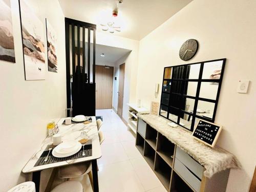 Chopper's Penthouse AT Shore 3 Near SM MOA