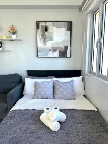 Modern and Slick Condo in Venice near Makati and BGC