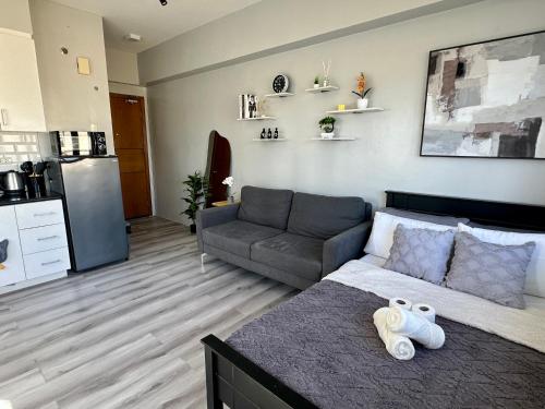 Modern and Slick Condo in Venice near Makati and BGC