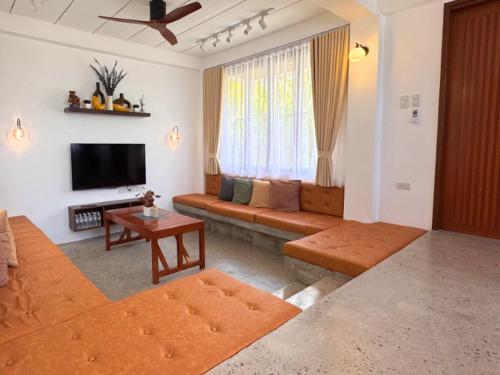 Mula De La Paz Beach Resort