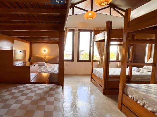 Mula De La Paz Beach Resort