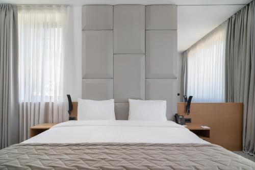 Hotel Mona Plaza