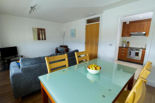 Geata na Cathrach - Galway Lakeside Apartments