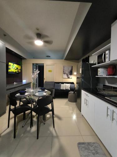 Jazz Residences Tower 1BR Big Cut Grey Avenue