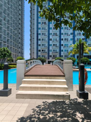 Jazz Residences Tower 1BR Big Cut Grey Avenue
