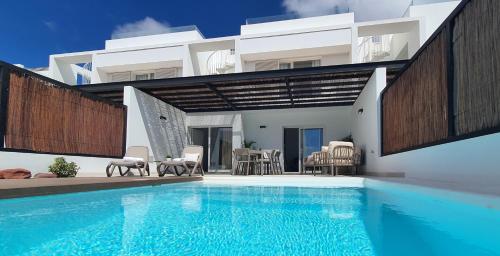 Serena Holiday Homes by LIVVO