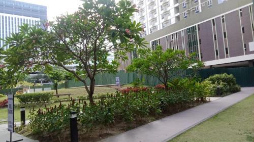 Kler Condo Garden with City View