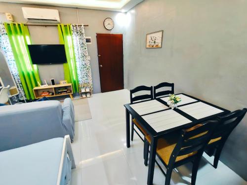 JZ Homestay - Cozy House for 4 Near Caraga State University and BMC Hospital