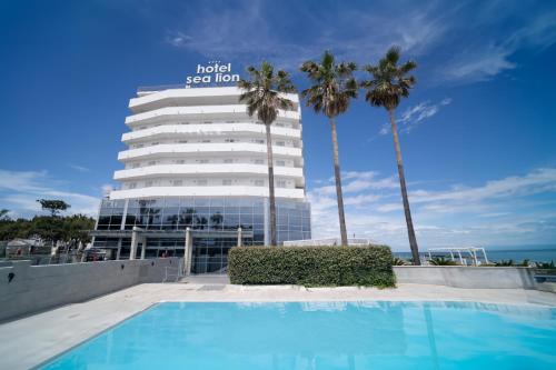 Sea Lion Hotel