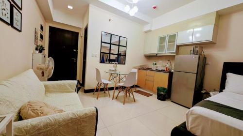 J&M Cozy Retreat - McKinley Hill, BGC