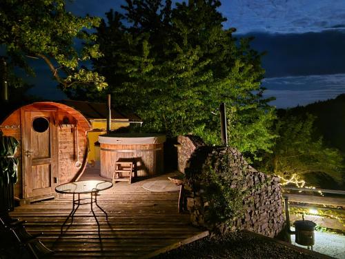 Ubytovanie Klinger - chata nad jazerom