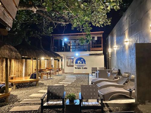 White Bada Guesthouse