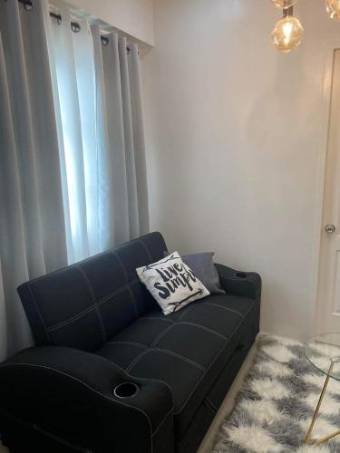 Cozy 1-Br Home-Away-from-Home