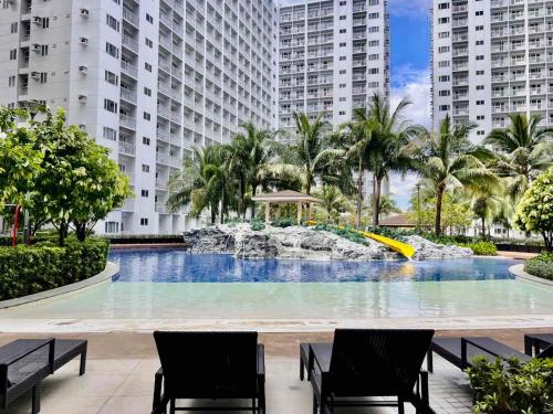 Very Central Mall of Asia Manila Apartment