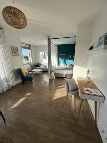 Studio- avec parking- proche Cathedrale