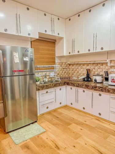 Cityview Home with Outdoor Jacuzzi