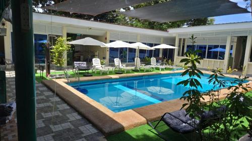 Mangotree Apartel & Resort