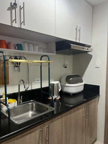 Chill in Peace Staycation 2BR condo at Field Residences, Sucat near NAIA