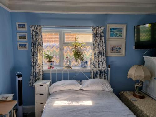 The Witterings Double Room Bed And Breakfast