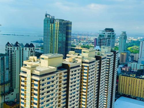 Birch Tower A8 Front of Robinson Mla BayFree Pool