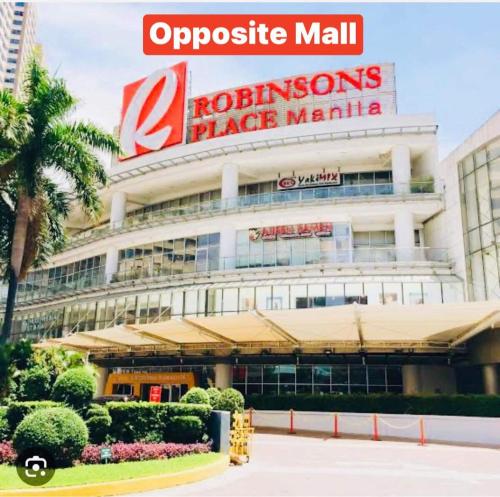 Birch Tower A8 Front of Robinson Mla BayFree Pool