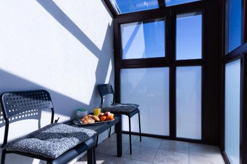La Piazza Hotel
