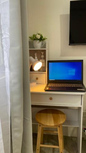 Nuvali Studio Retreat Free Pool Access & Fast WiFi