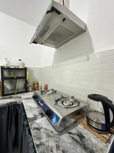 Entire Townhouse - SANTO TOMAS BATANGAS