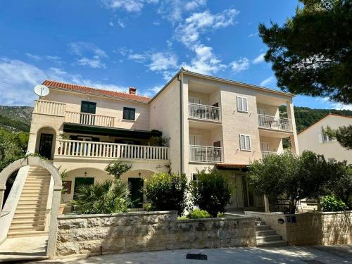 Apartments Villa Adria Bol