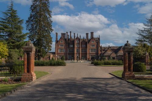 Dunston Hall