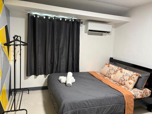 D Chambers Townhouse in Deca-Clark Residences