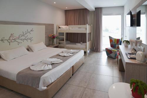 Nicholas Color Hotel