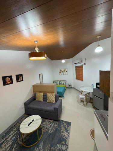 AnnEs Pad, Modern Studio Near Clark Pampanga