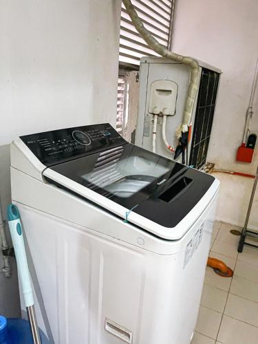 Spacious 3BR near US Embassy, Manila Ocean Park