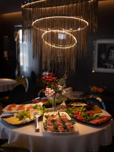 RQ Boutique & Unique Hotel