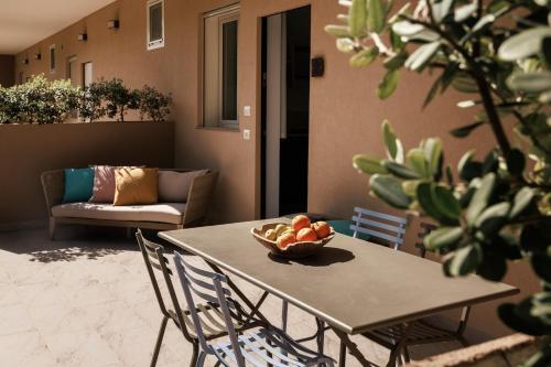 Luna Minoica Suites & Apartments