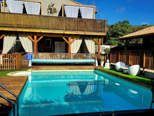 GITES O FIL DE L'EAU piscine spa accès rivière