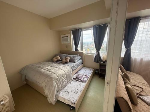 Moore HQ 1BEDROOM Avida Tower 2